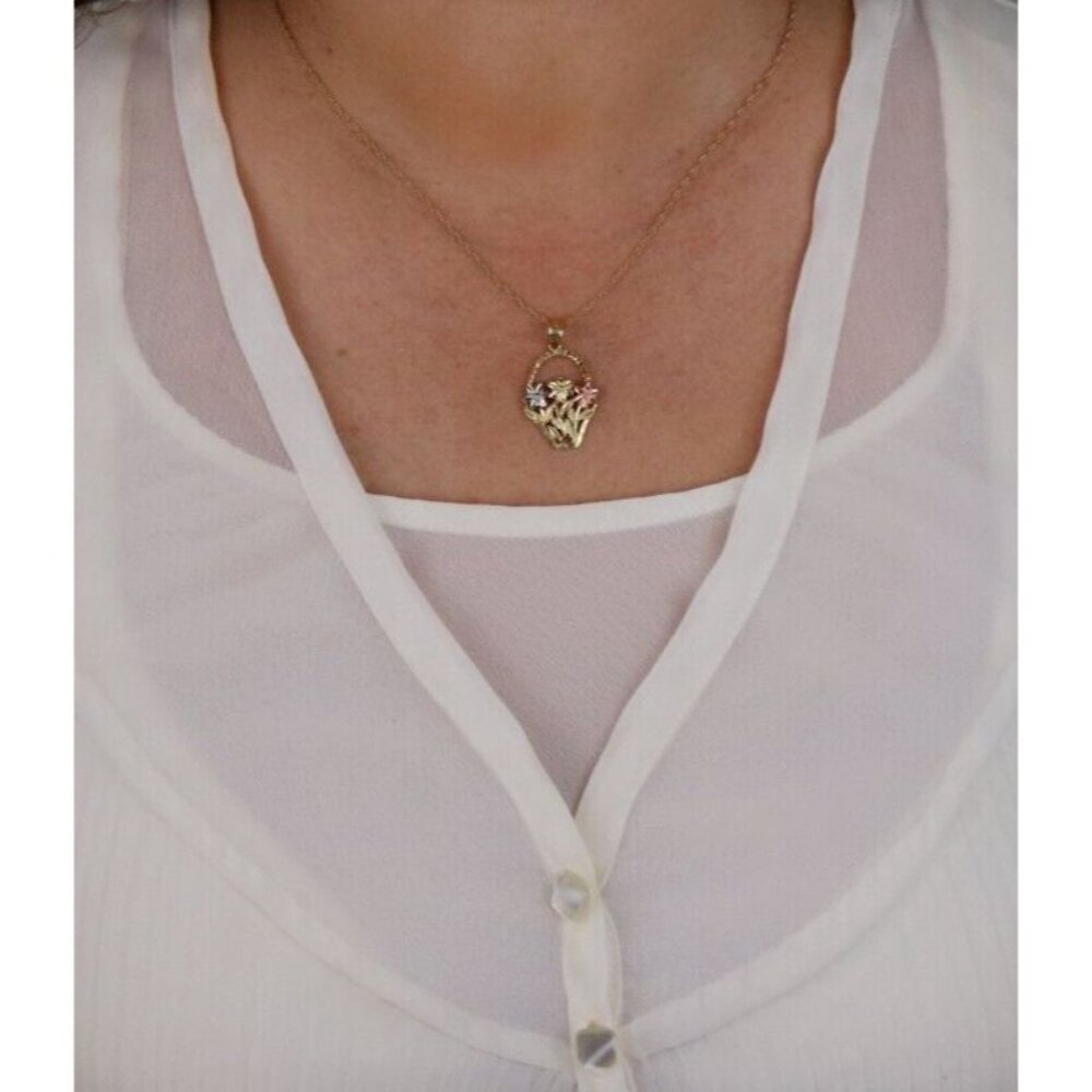 10k Yellow Gold White Gold Rose Gold Flower Basket Necklace 18" Chain - Picture 4 of 7